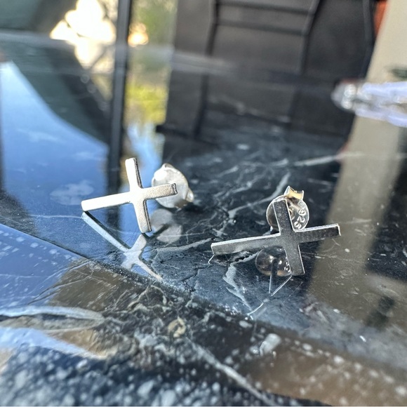 CROSS SILVER Minimalist Stud GIFT Earrings With Gift Bag - Picture 3 of 5